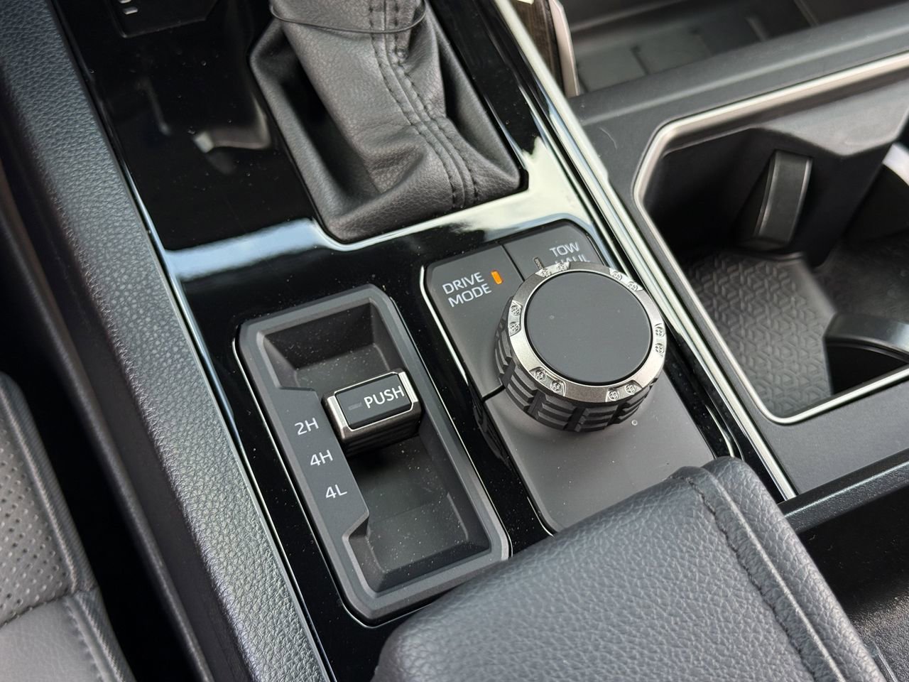 Used 2025 Toyota Tundra SR5 w/ SR5 Premium Package AWD/4WD image 20