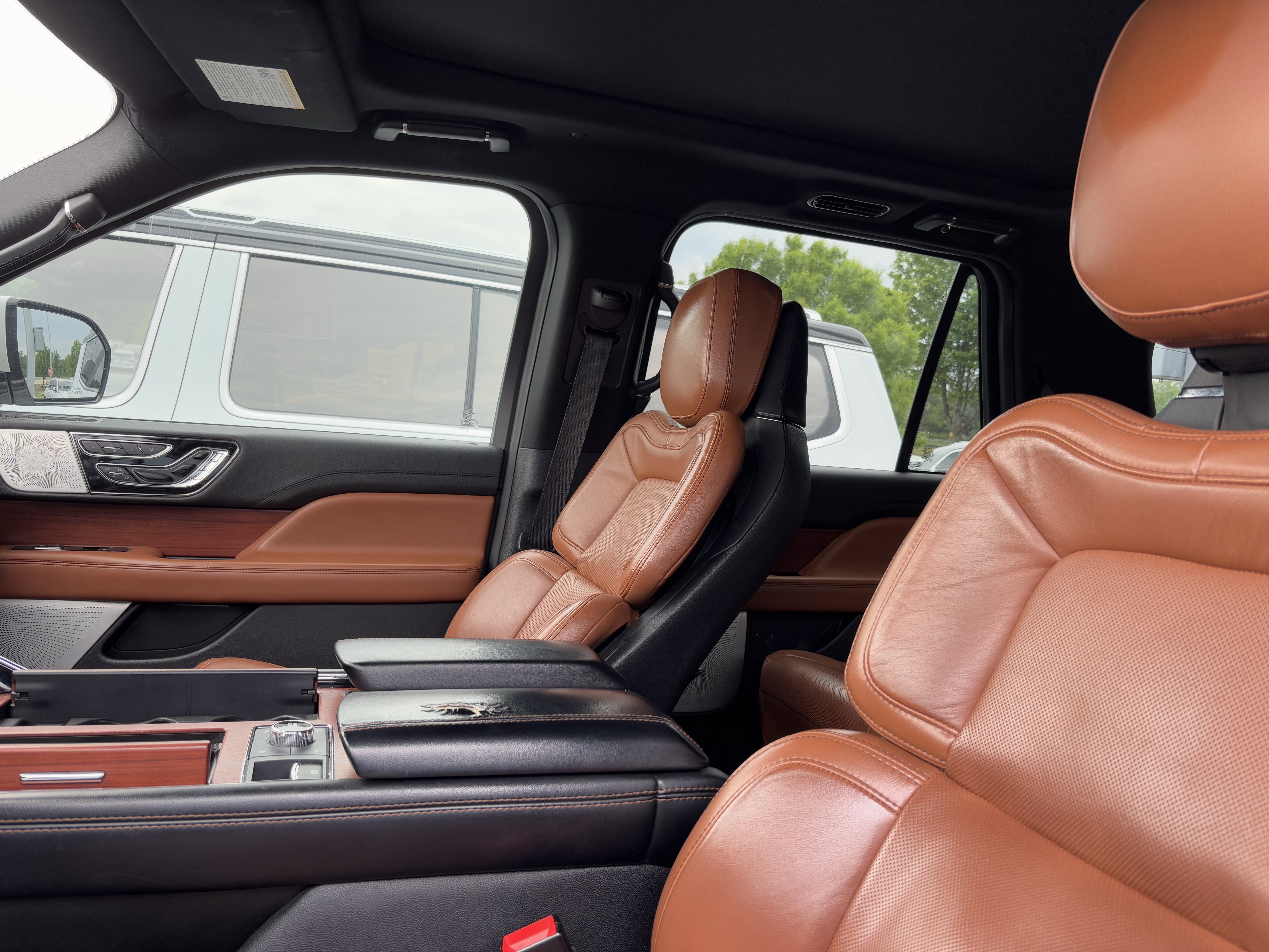 Used 2020 Lincoln Navigator L Reserve w/ Equipment Group 208A Reserve AWD/4WD image 36