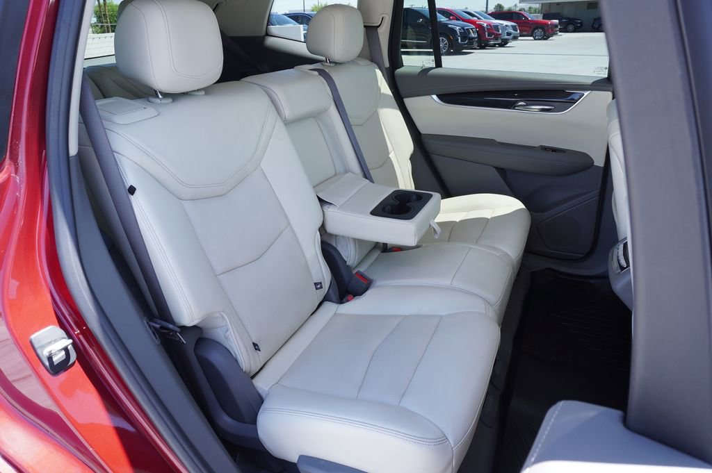 Used 2020 Cadillac XT6 Premium Luxury FWD image 9
