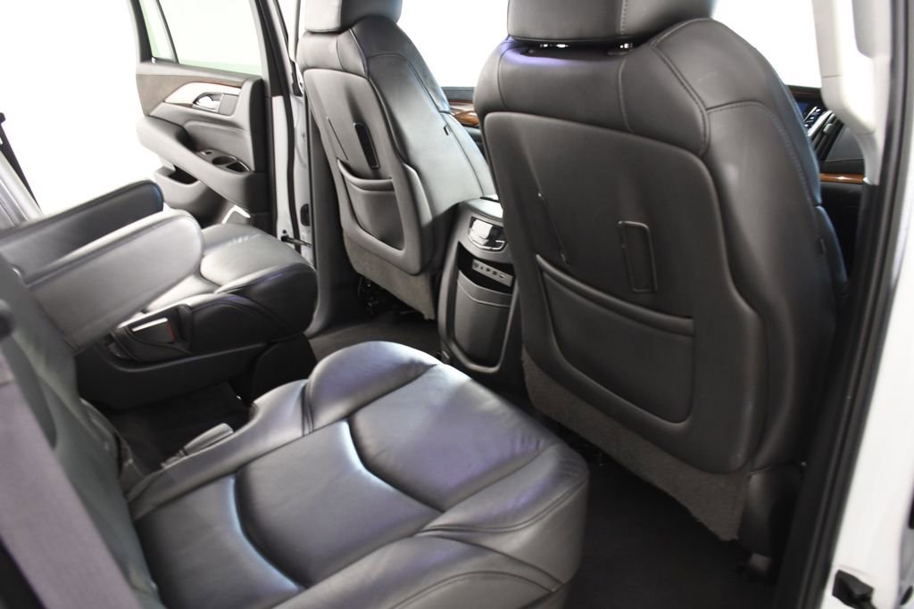 Used 2017 Cadillac Escalade Luxury image 22