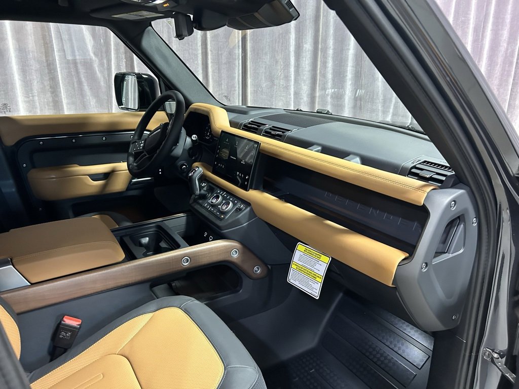 Used 2024 Land Rover Defender 130 X image 14