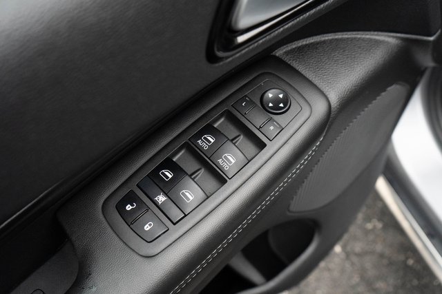 Used 2021 Dodge Durango SXT w/ 3rd Row Seating Group image 16