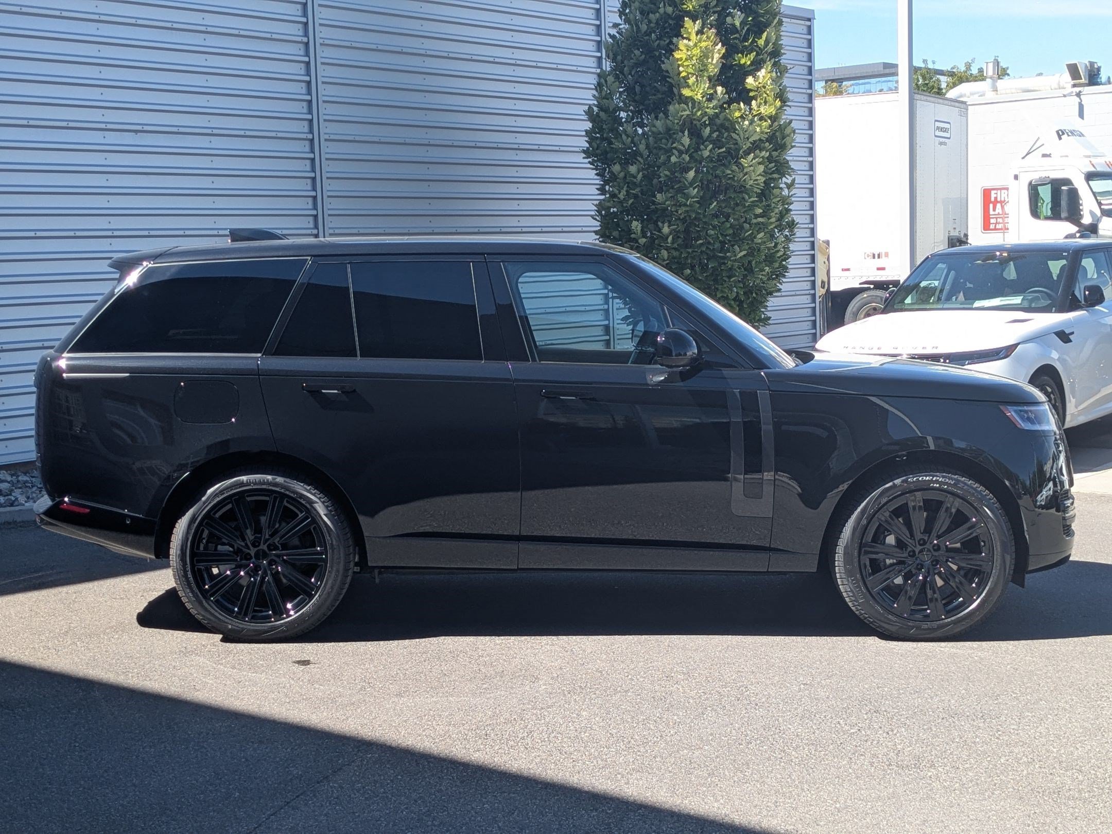 New 2026 Land Rover Range Rover SE AWD/4WD image 4