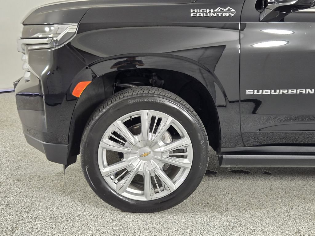 Used 2024 Chevrolet Suburban High Country AWD/4WD image 8