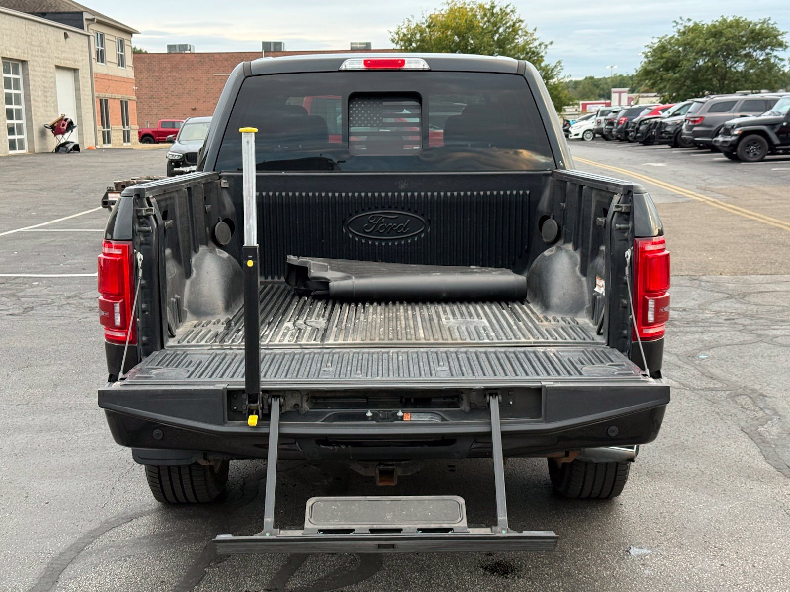 Used 2015 Ford F150 Platinum w/ Equipment Group 701A Luxury AWD/4WD image 46