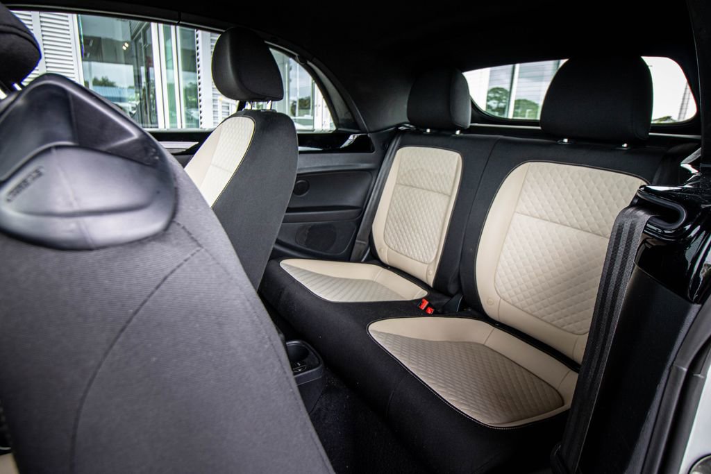 Used 2019 Volkswagen Beetle 2.0T SE FWD image 23