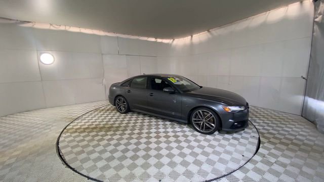 Used 2018 Audi S6 Prestige w/ Prestige Package image 2