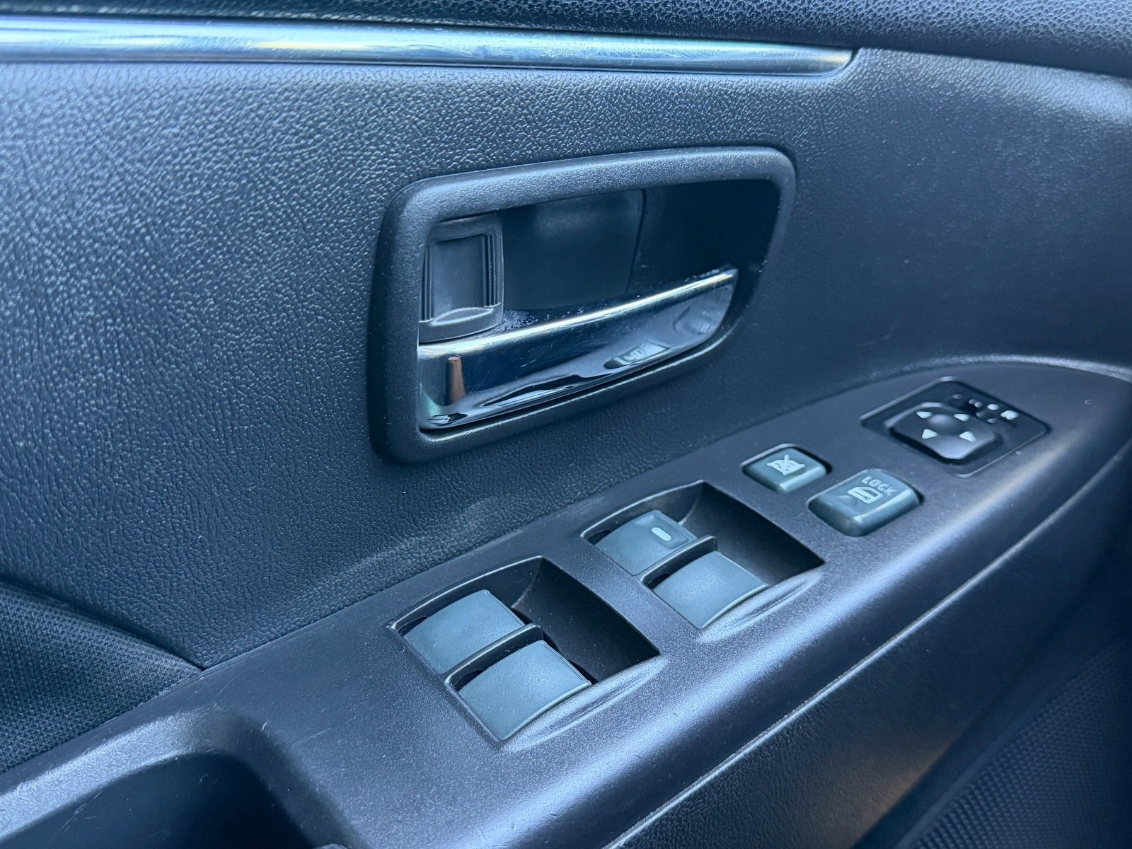 Used 2013 Mitsubishi Outlander Sport SE FWD image 32