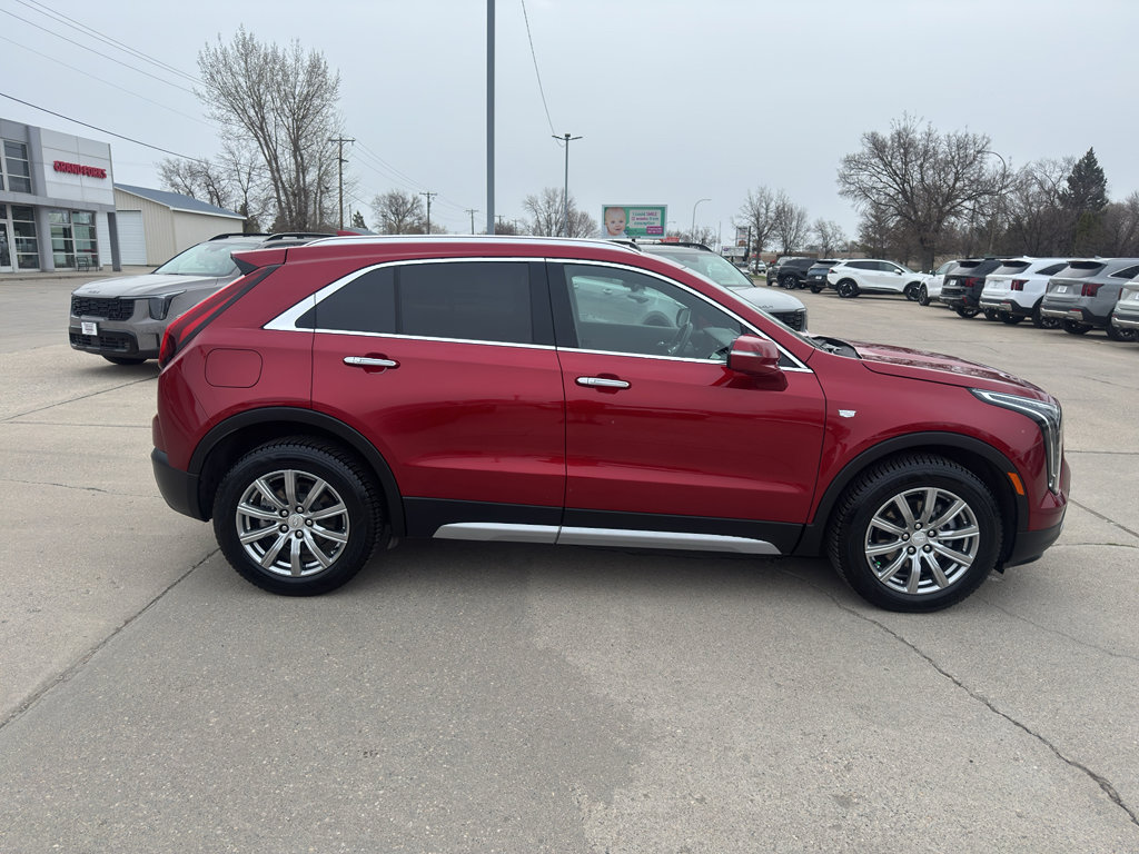 Used 2023 Cadillac XT4 Premium Luxury w/ Technology Package AWD/4WD image 5