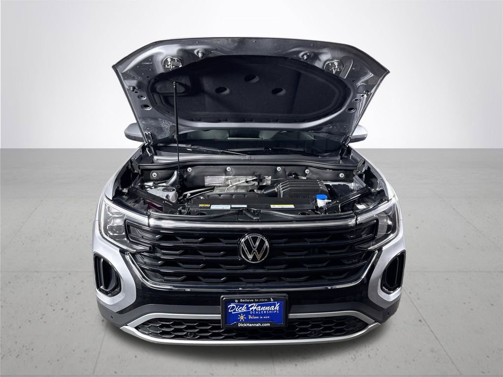 Certified 2025 Volkswagen Atlas Cross Sport SE image 21