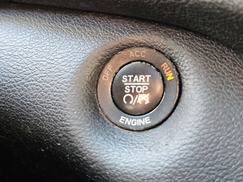 Used 2016 Jeep Cherokee Latitude w/ North All-Season Group image 33