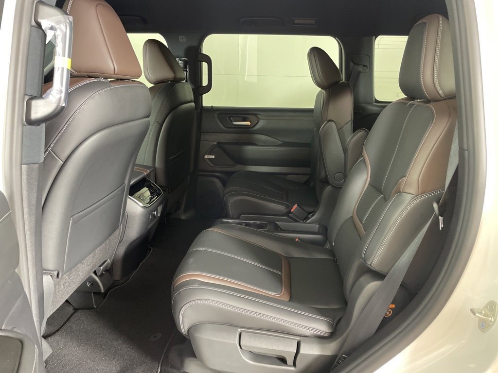 New 2026 Nissan Armada SL w/ Captain's Chari Seat Package image 36