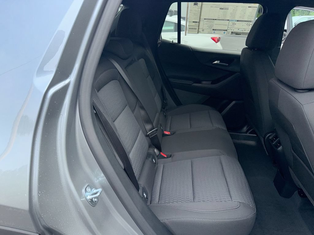New 2027 Chevrolet Equinox LT w/ Safety and Technology Package FWD image 29