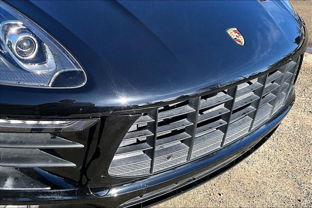 Used 2018 Porsche Macan AWD/4WD image 32