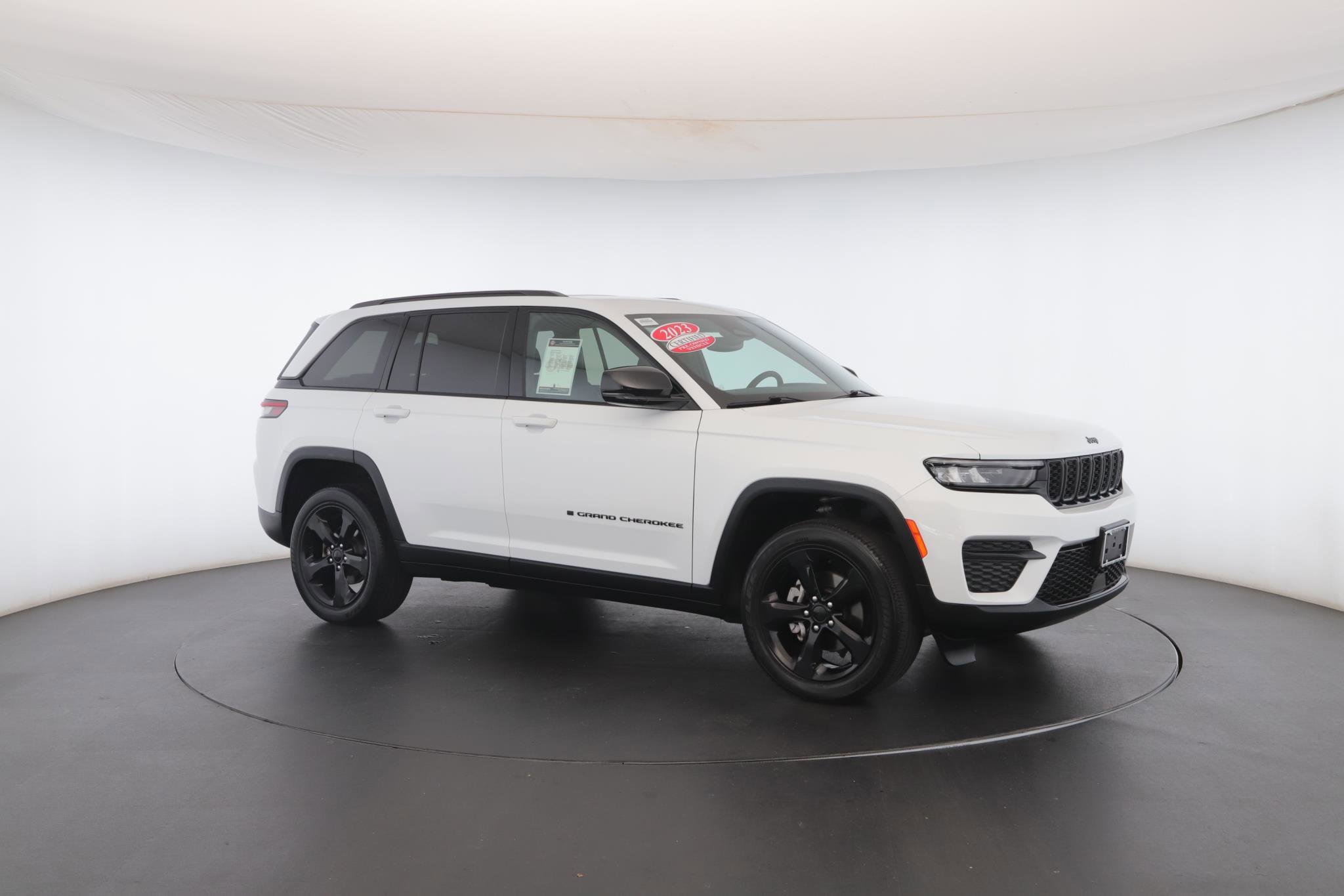 Used 2023 Jeep Grand Cherokee Altitude image 34