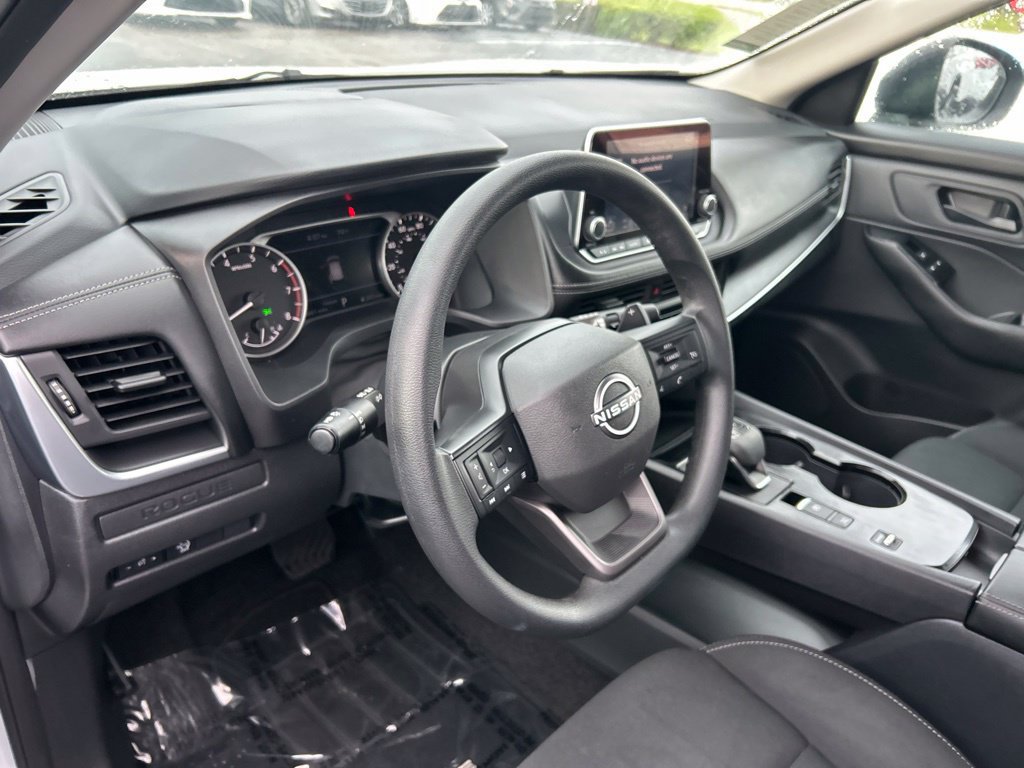 Certified 2025 Nissan Rogue S FWD image 22