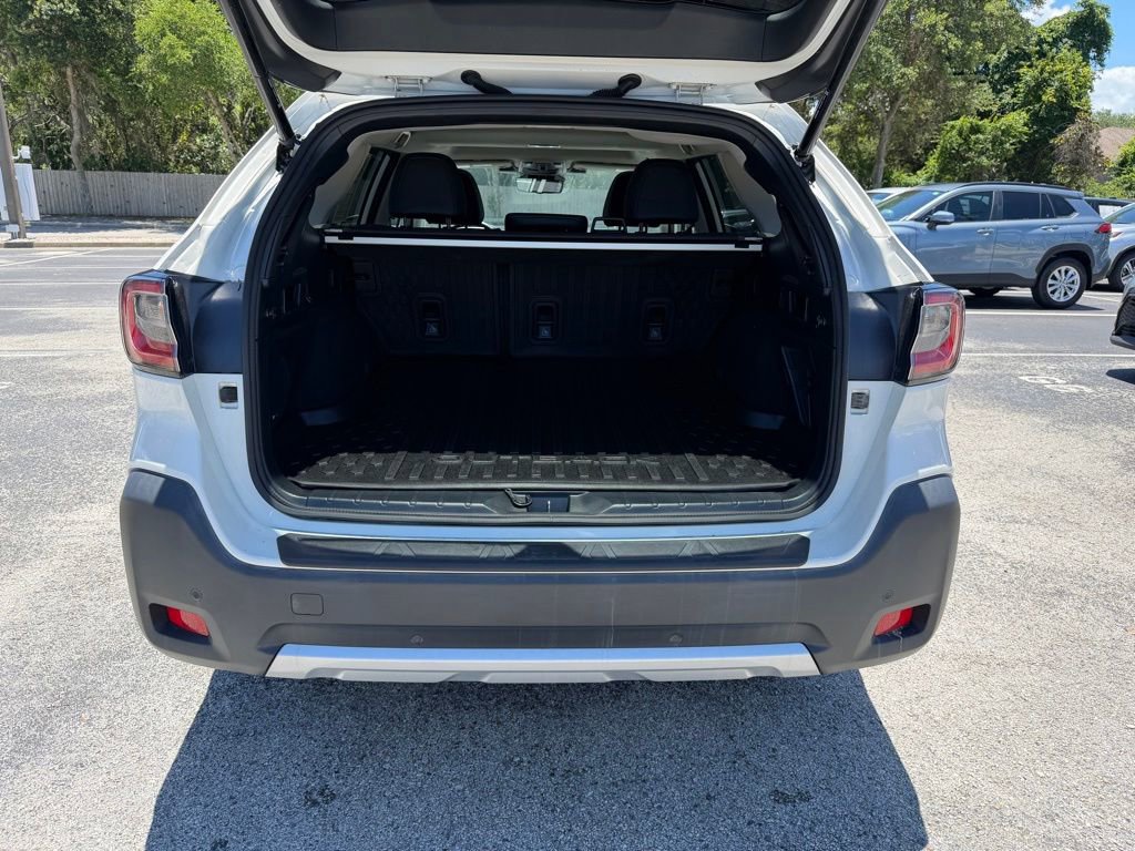 Used 2023 Subaru Outback Touring XT AWD/4WD image 11