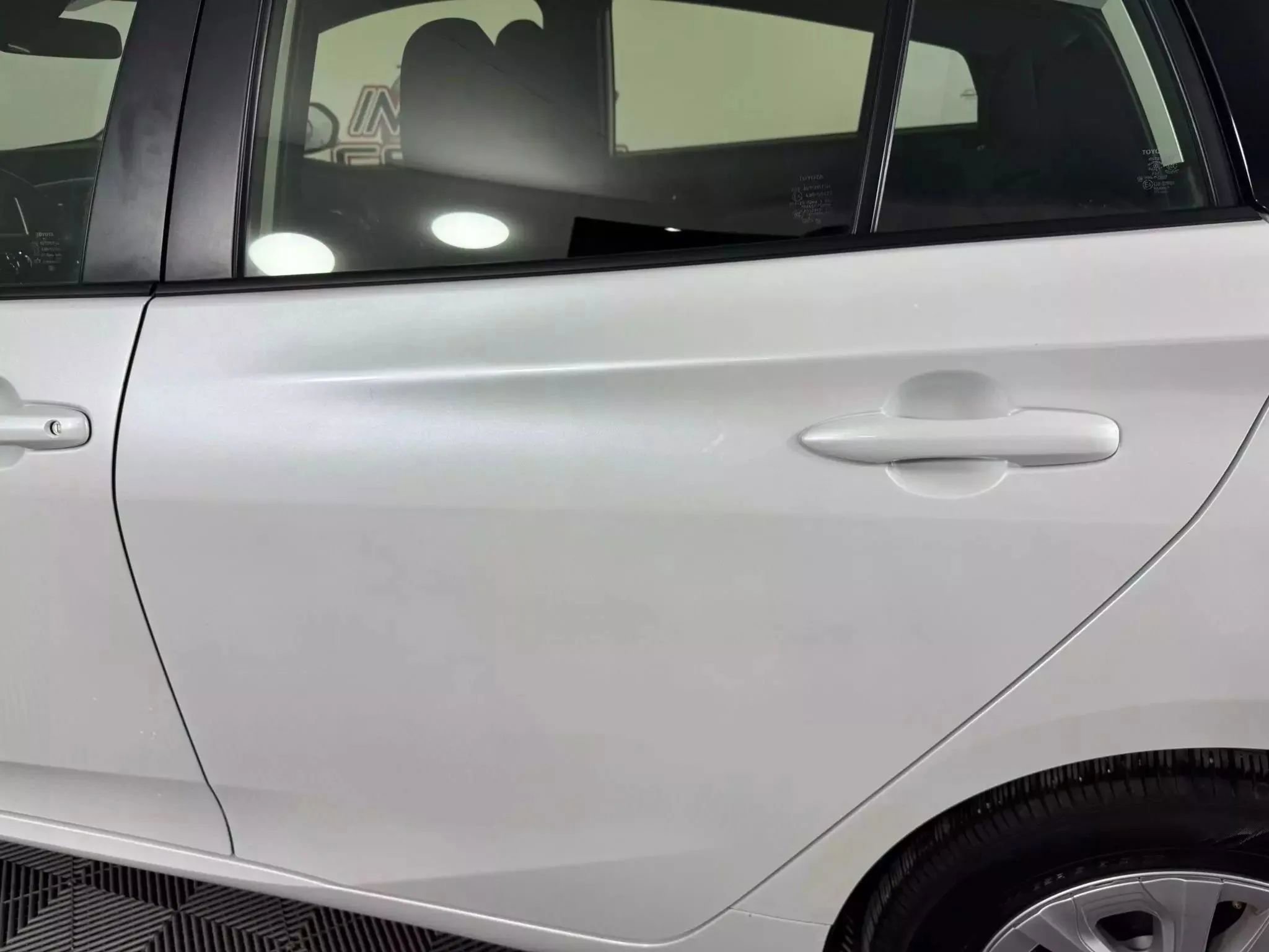 Used 2022 Toyota Prius LE FWD image 23