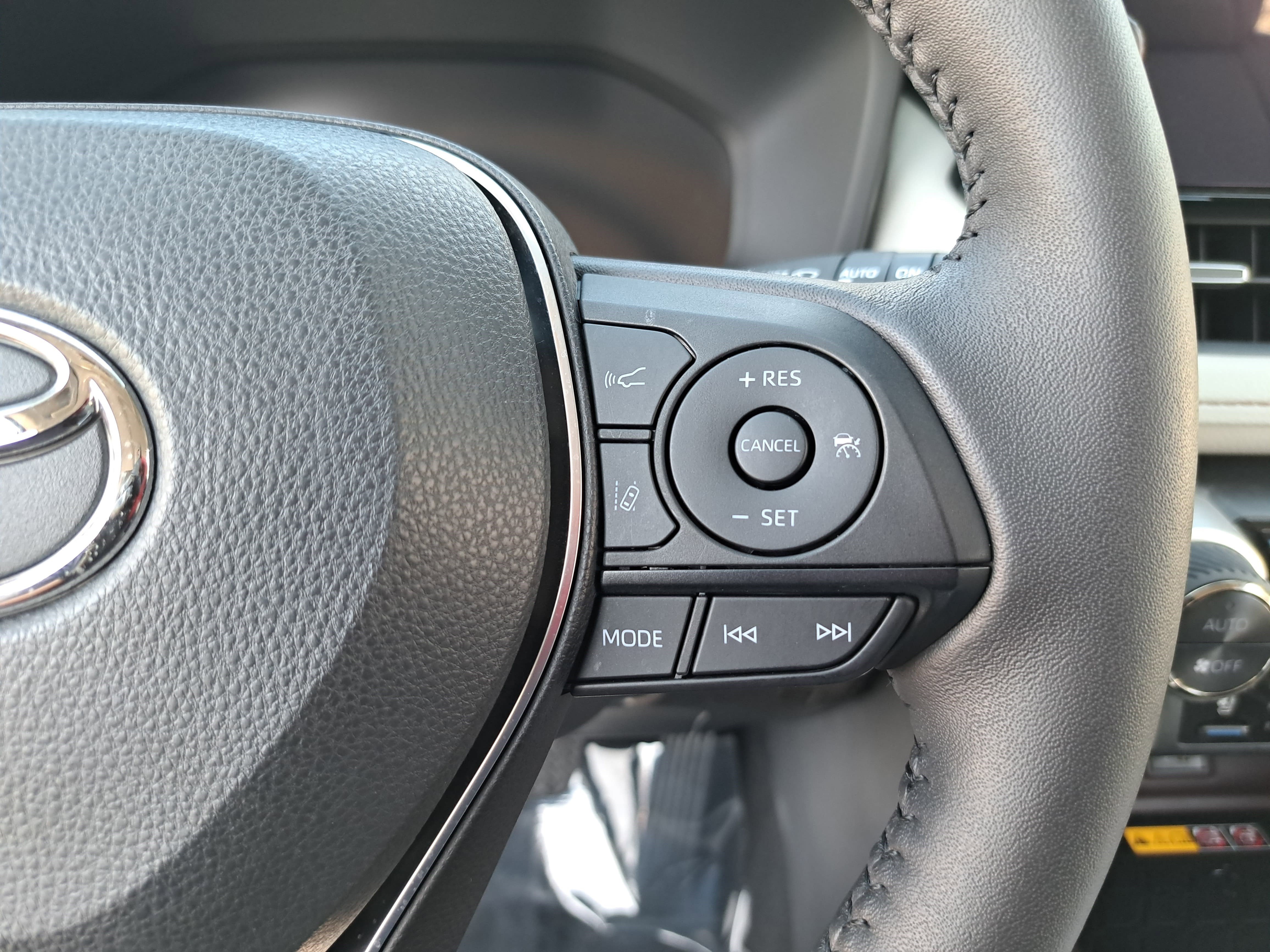 Used 2024 Toyota RAV4 Limited w/ Advanced Technology Package image 19