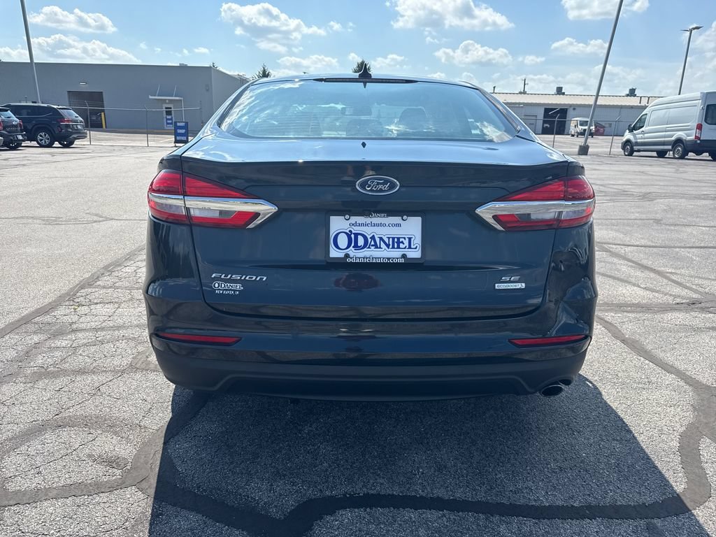 Used 2020 Ford Fusion SE FWD image 6