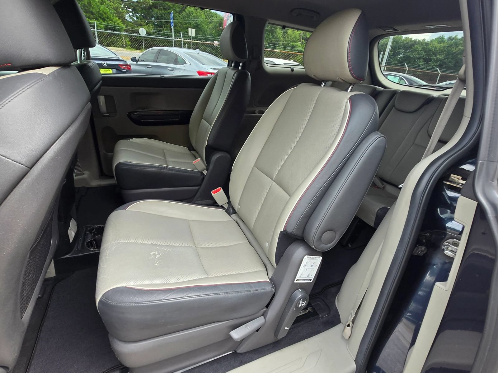Used 2015 Kia Sedona EX w/ EX Premium Plus Package FWD image 8