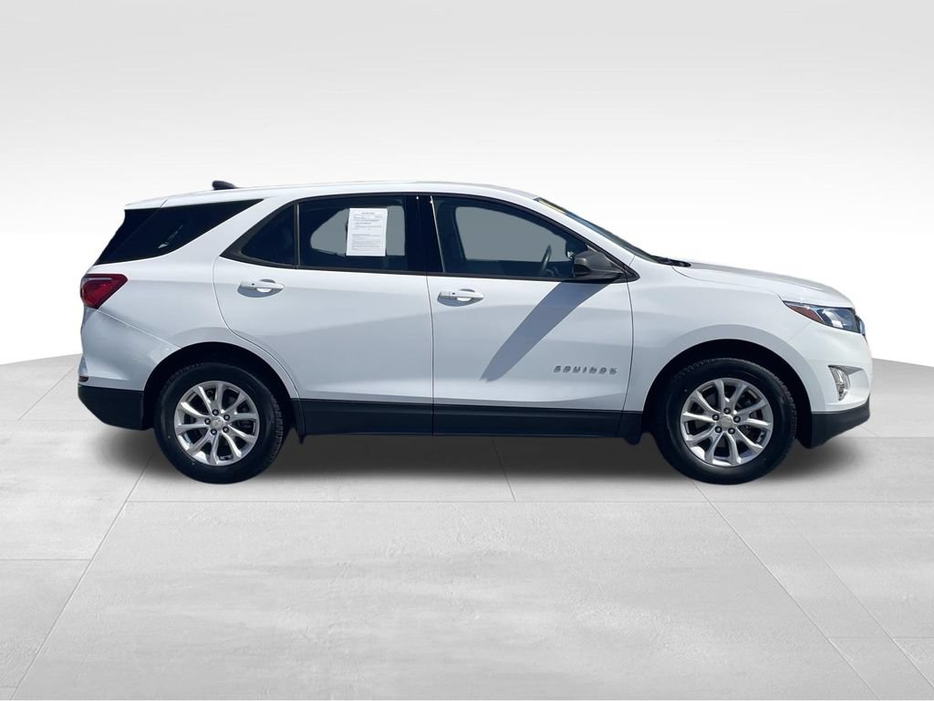 Used 2018 Chevrolet Equinox LS FWD image 2