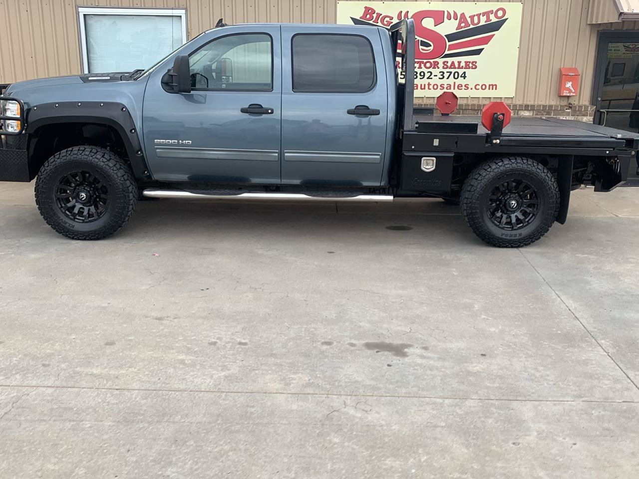 Used 2014 Chevrolet Silverado 2500 LT w/ Interior Plus Package AWD/4WD image 5