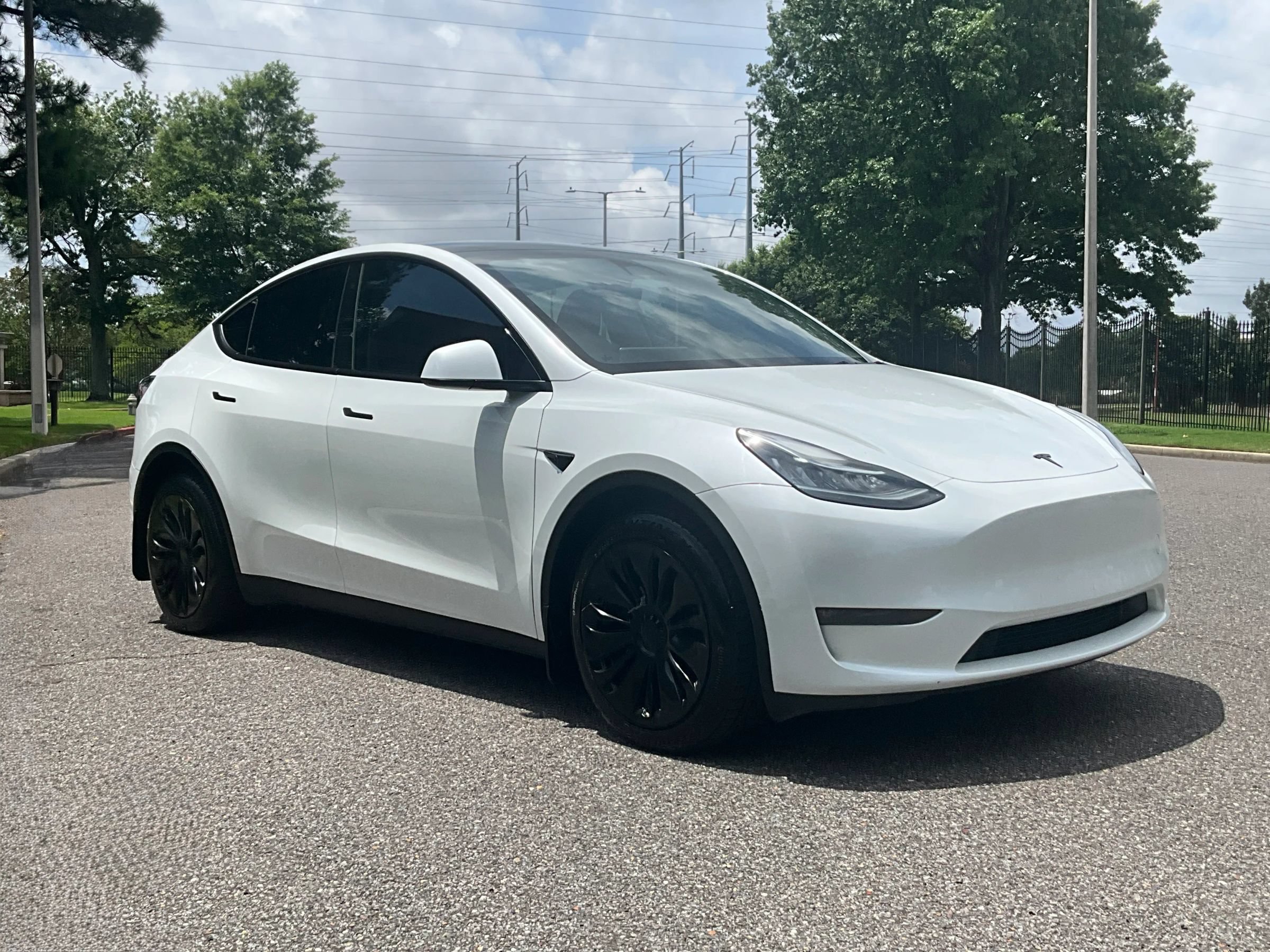 Used 2023 Tesla Model Y Long Range AWD/4WD image 4