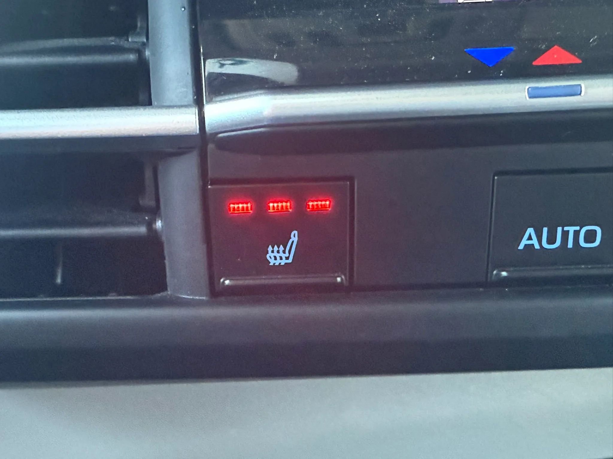 Used 2024 Toyota Sienna XLE image 15