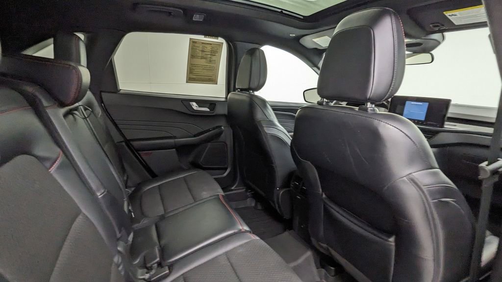 Certified 2023 Ford Escape ST-Line w/ Tech Pack #1 image 37