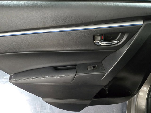 Used 2015 Toyota Corolla LE image 18