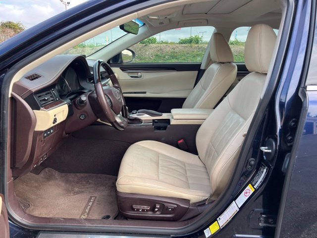 Used 2018 Lexus ES 350 w/ Luxury Package w/Wood Trim FWD image 11