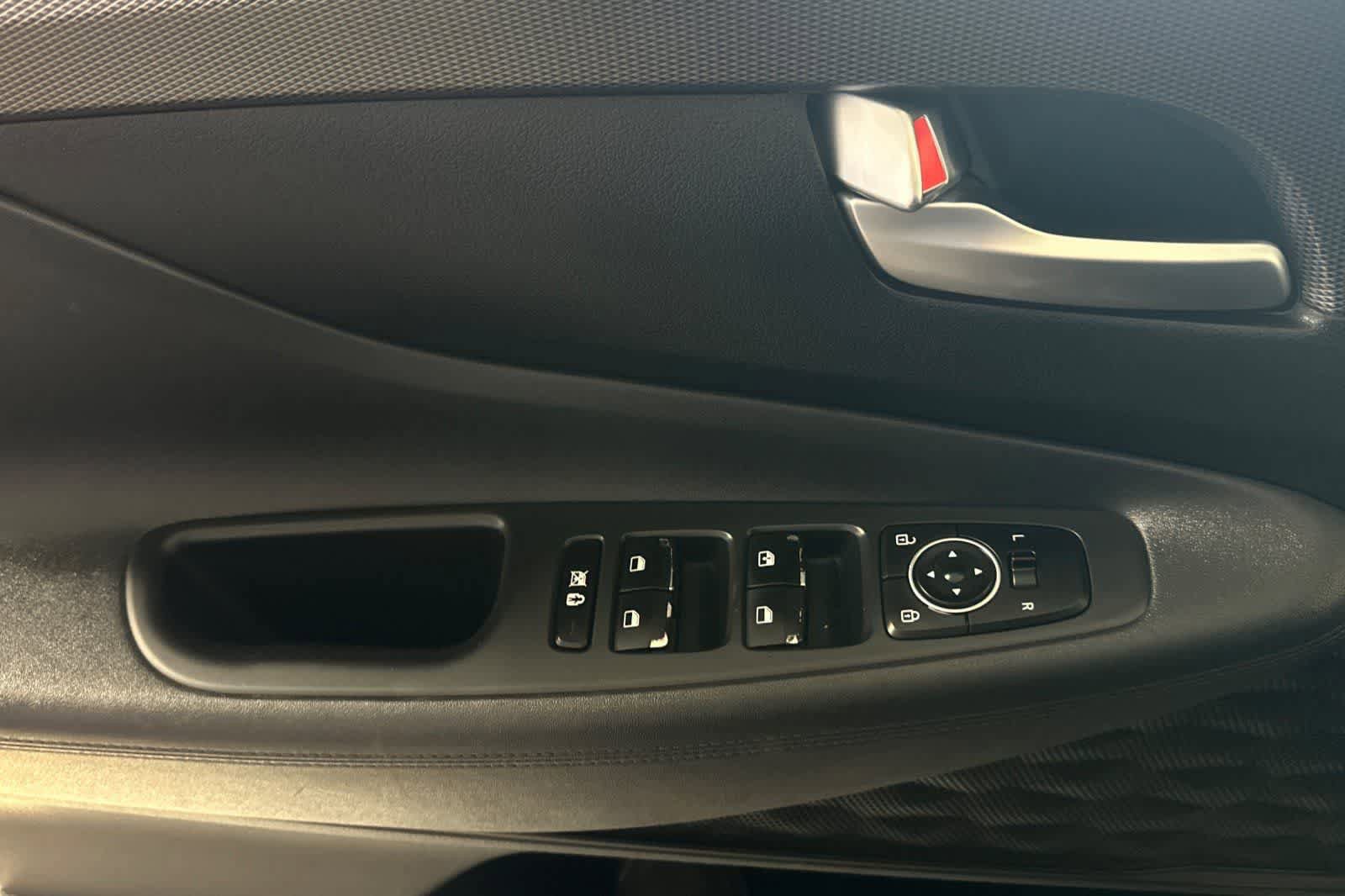 Used 2019 Hyundai Santa Fe SE FWD image 13