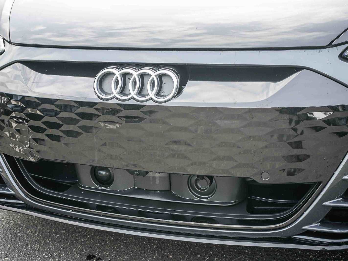 Used 2023 Audi e-tron GT Prestige w/ Prestige Package image 8