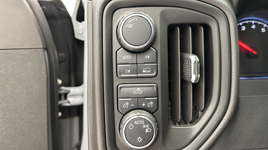 Used 2025 Chevrolet Silverado 1500 Custom w/ LPO, Dark Essentials Package AWD/4WD image 22