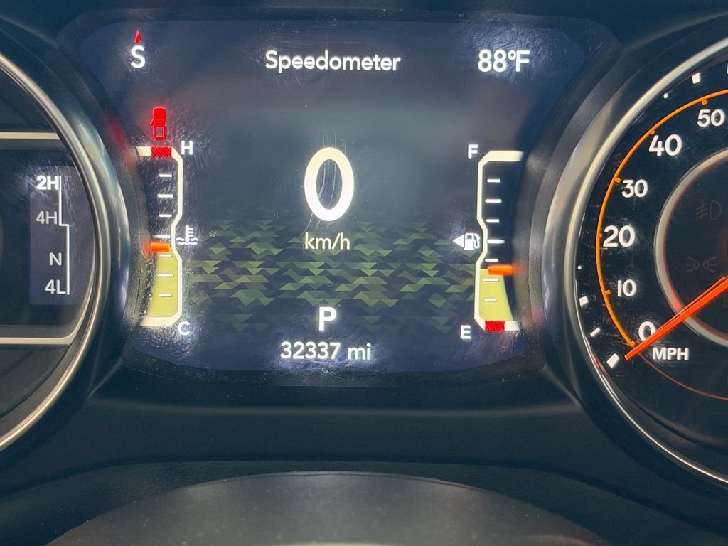 Used 2022 Jeep Gladiator Sport AWD/4WD image 16
