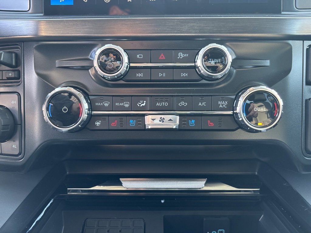 New 2025 Ford F250 Lariat w/ Chrome Package image 25