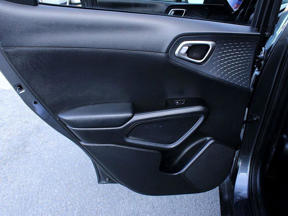 Used 2021 Kia Soul S FWD image 13