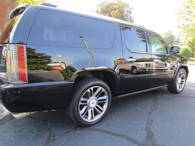 Used 2013 Cadillac Escalade ESV Premium AWD/4WD image 6