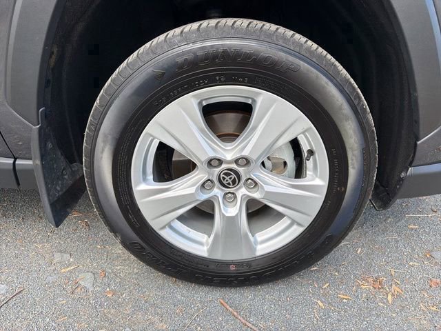 Used 2021 Toyota RAV4 XLE w/ XLE Grade Weather Package image 8