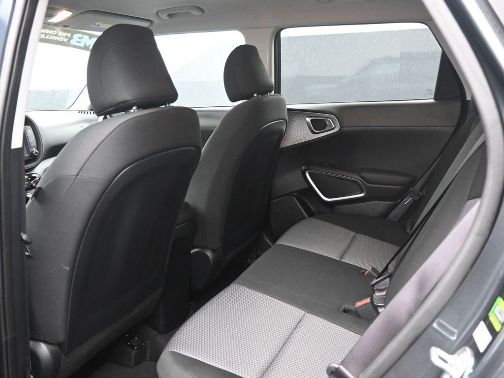 Used 2025 Kia Soul LX w/ LX Technology Package image 19