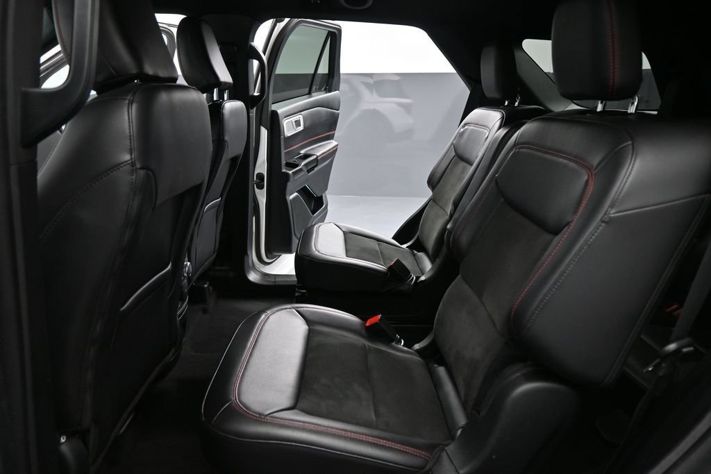 Certified 2023 Ford Explorer ST-Line w/ Class IV Trailer Tow Package AWD/4WD image 17