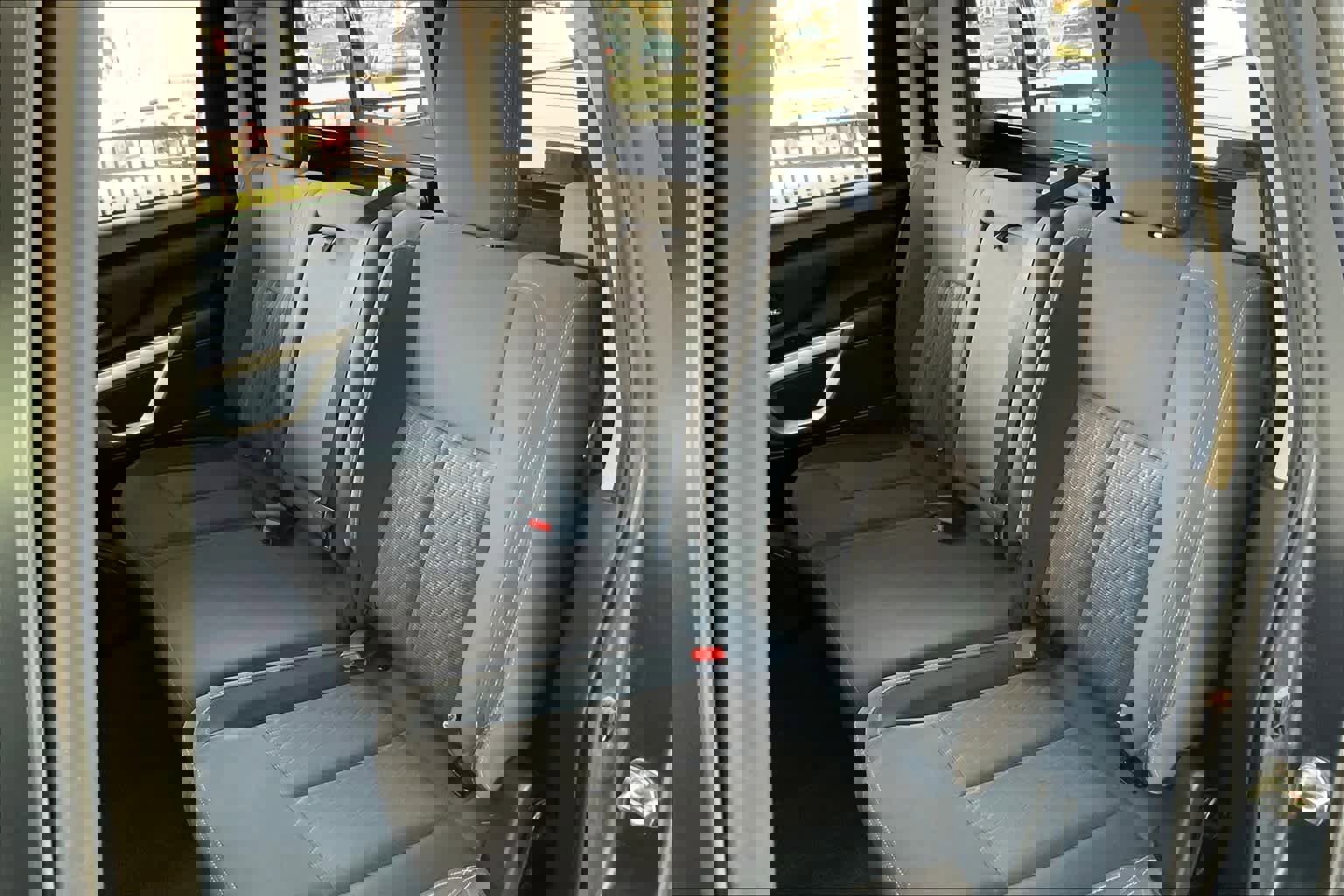 Used 2021 Nissan Titan SV w/ SV Convenience Package image 21