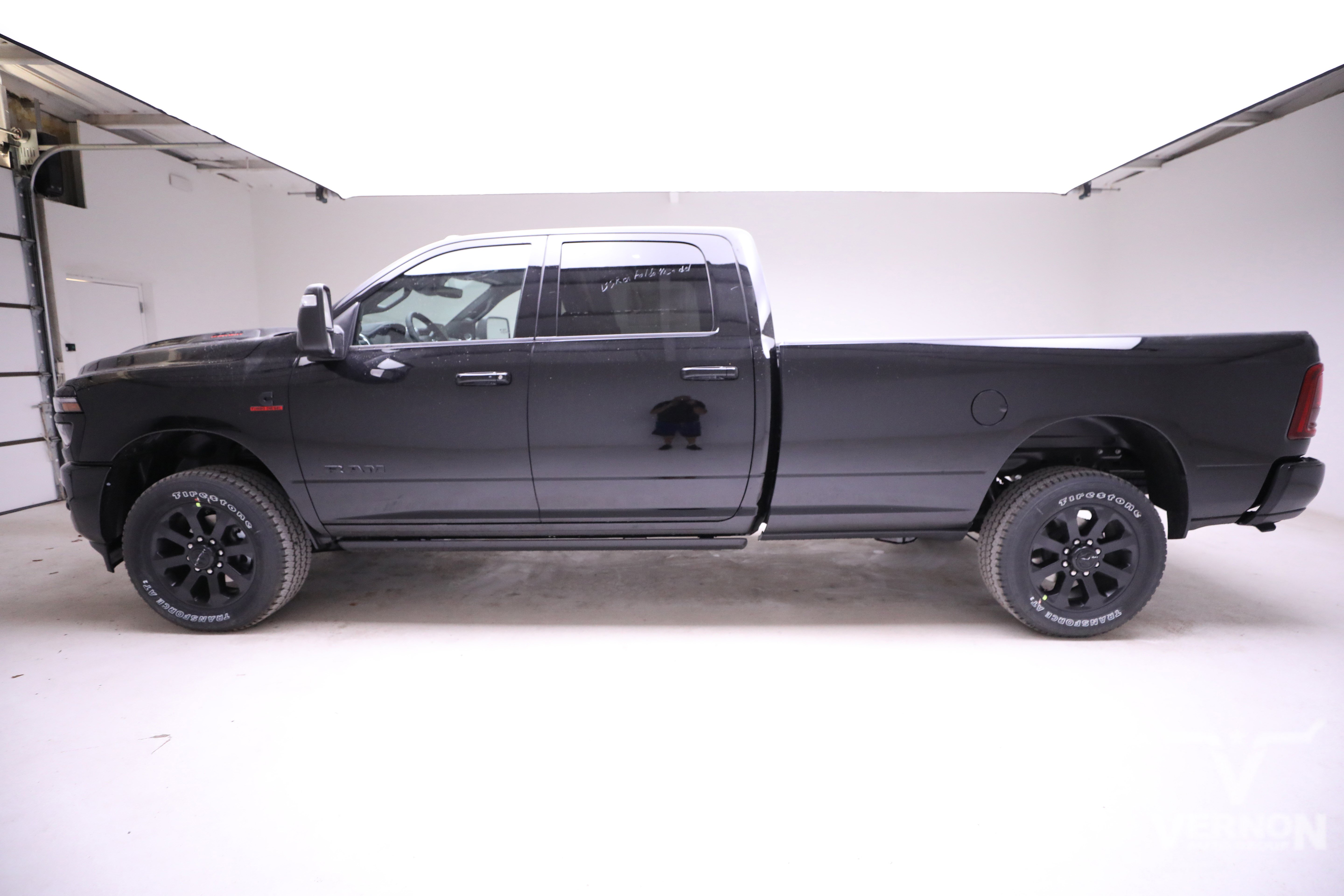 New 2026 RAM 2500 Laramie AWD/4WD image 2