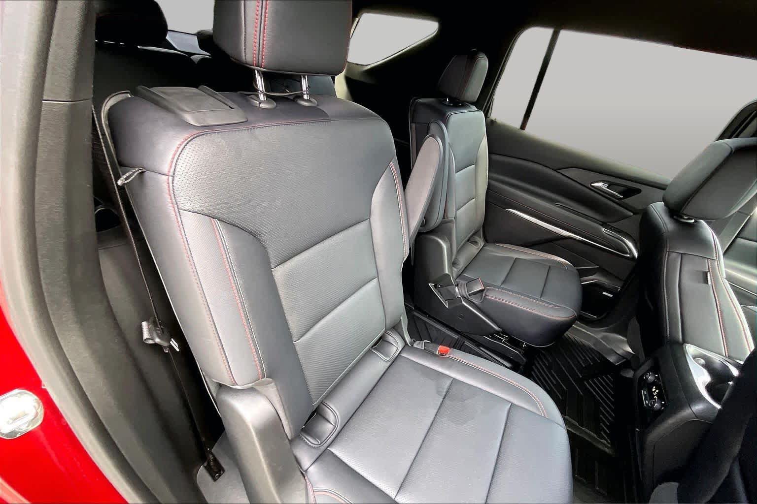 Used 2025 Chevrolet Traverse Z71 w/ Enhanced Driving Package AWD/4WD image 19