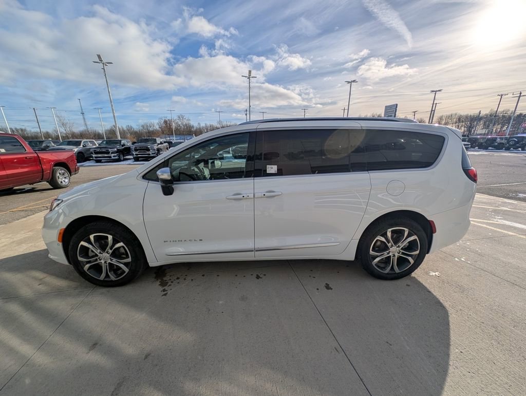 New 2026 Chrysler Pacifica Pinnacle w/ Trailer Tow Group image 9