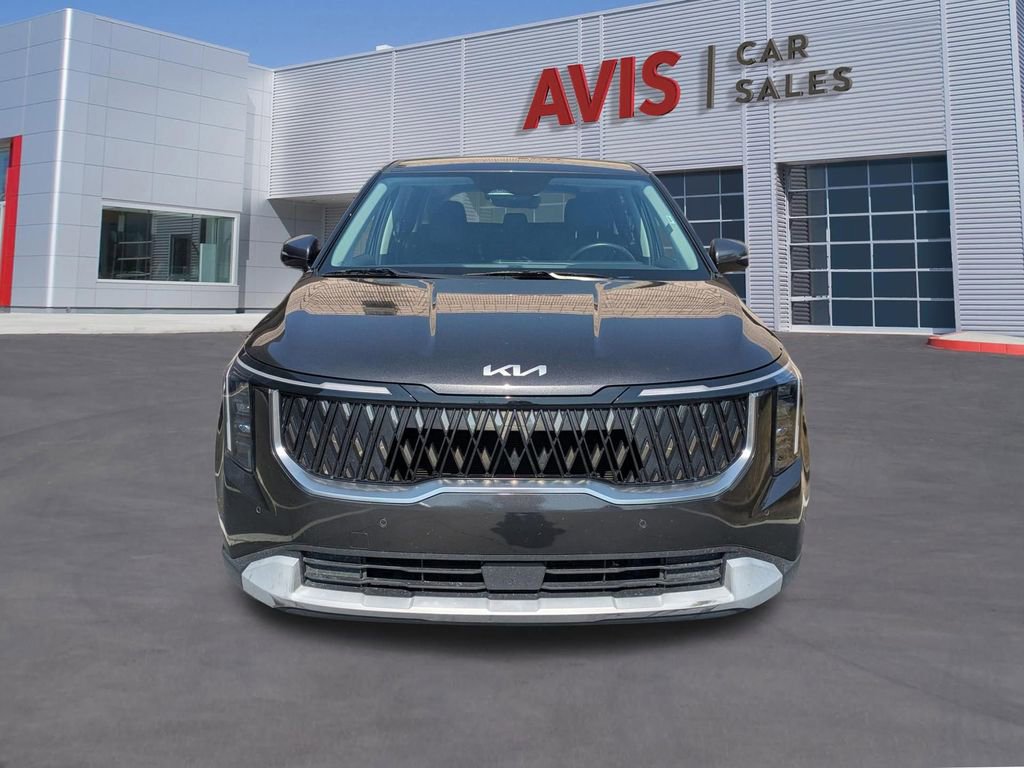 Used 2025 Kia Carnival FWD image 2