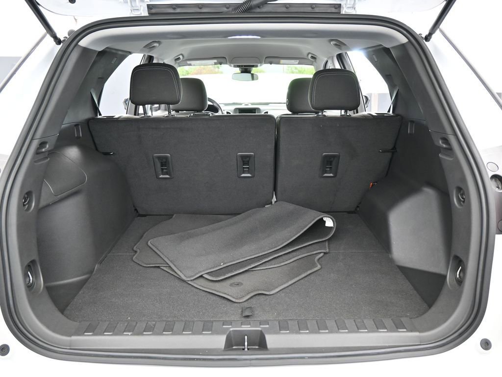 Used 2023 Chevrolet Equinox LS w/ Sport Edition image 31