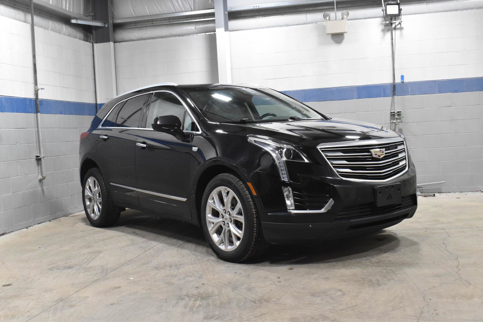 Used 2018 Cadillac XT5 Luxury w/ Driver Awareness Package image 24