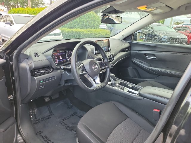 Used 2024 Nissan Sentra SV FWD image 9